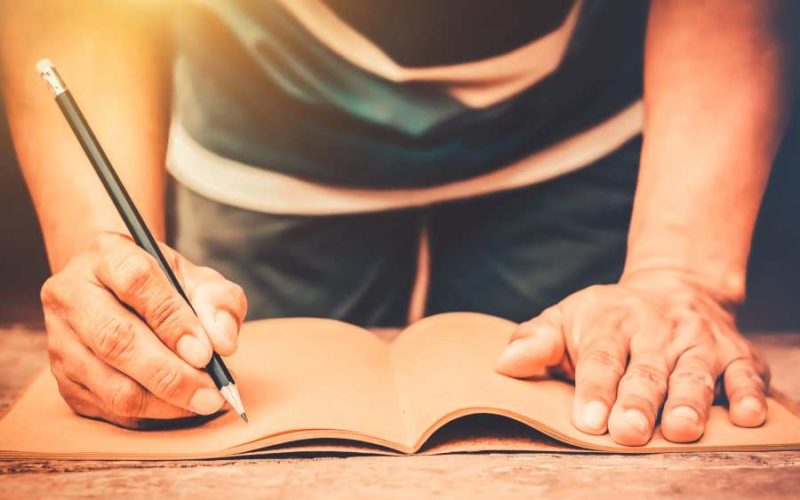 Symbolbild: Schreiben, Stift